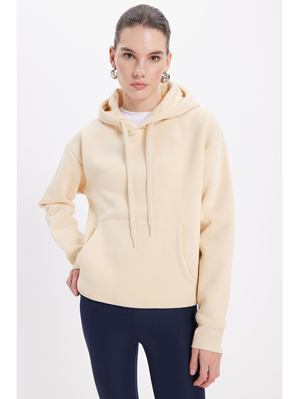Kadın Oversize Geniş Kesim Pamuklu Yumuşak Dokulu İçi Polarlı Basic Bej Kapüşonlu Sweatshirt-4