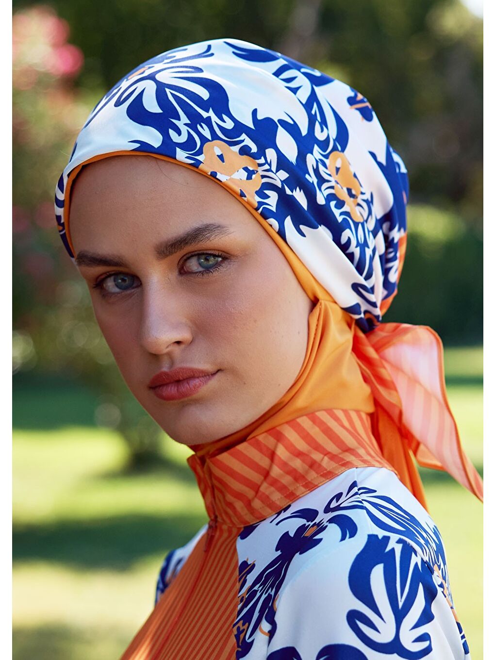 Karışık Üçgen Eşarp - 13