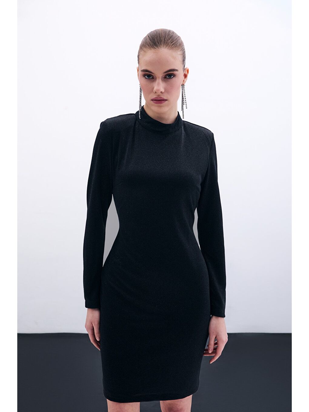 Parlak Kısa Elbise - Siyah-3