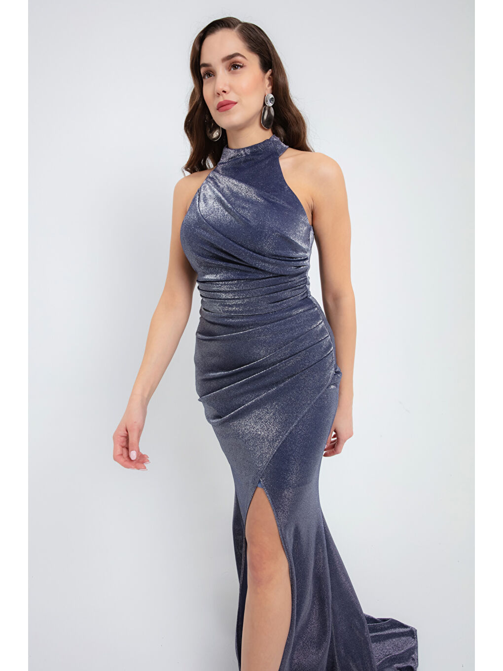 Kadın İndigo Halter Yaka Yırtmaçlı Simli Uzun Abiye Elbise-1