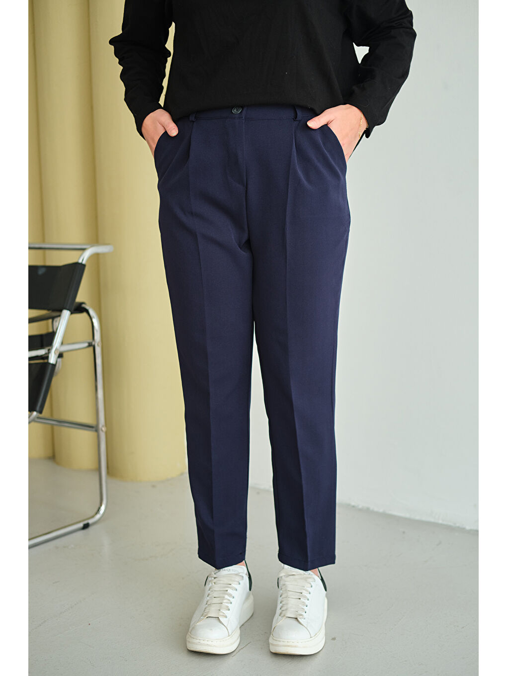 Kadın Pileli Düz Paça Pantolon Lacivert