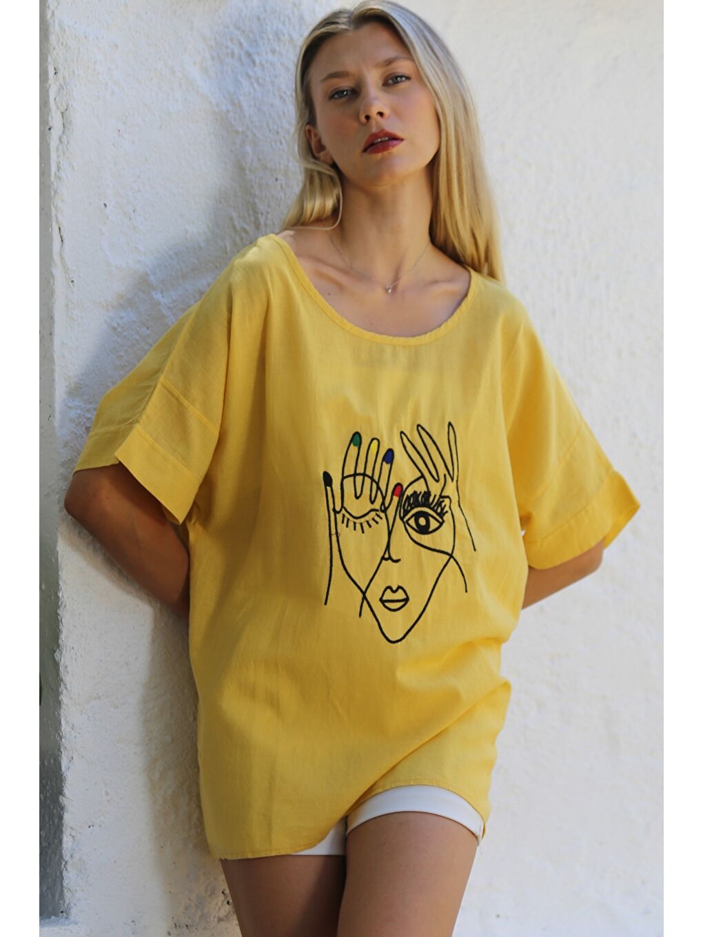 Chiccy Sari Sarı Havuz Yaka Kısa Kol Nakışlı Dokuma Casual Pamuklu Bluz - 3