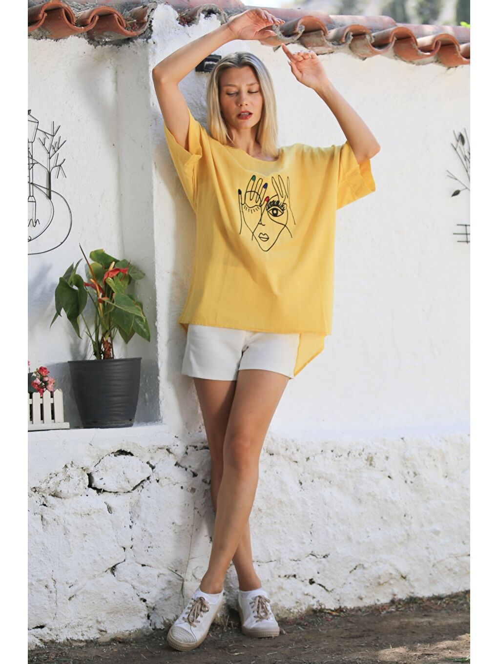 Chiccy Sari Sarı Havuz Yaka Kısa Kol Nakışlı Dokuma Casual Pamuklu Bluz - 6
