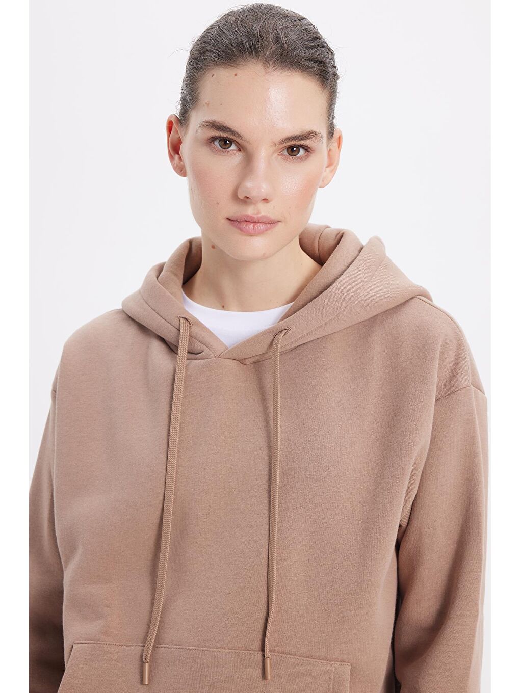 Bej Kadın Oversize Geniş Kesim Pamuklu Yumuşak Dokulu İçi Polarlı Basic Vizon Kapüşonlu Sweatshirt-1