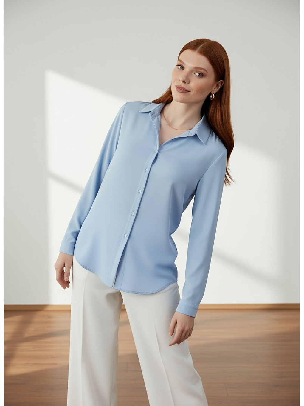 Mavi Arkası Uzun Tiril Tiril Viskon Kadın Gömleği-1