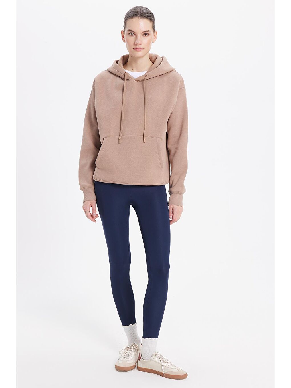 Bej Kadın Oversize Geniş Kesim Pamuklu Yumuşak Dokulu İçi Polarlı Basic Vizon Kapüşonlu Sweatshirt-3