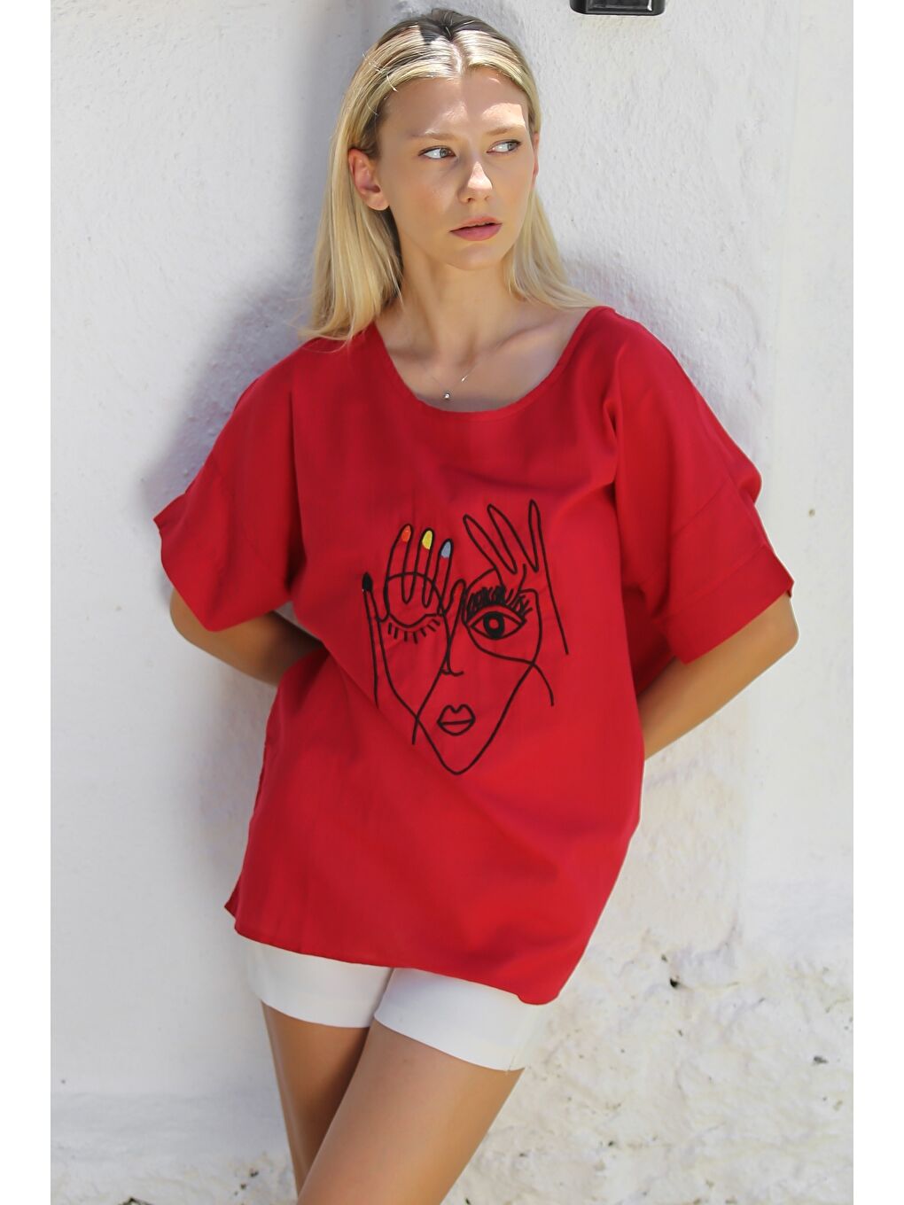 Kırmızı Havuz Yaka Kısa Kol Nakışlı Dokuma Casual Pamuklu Bluz-2