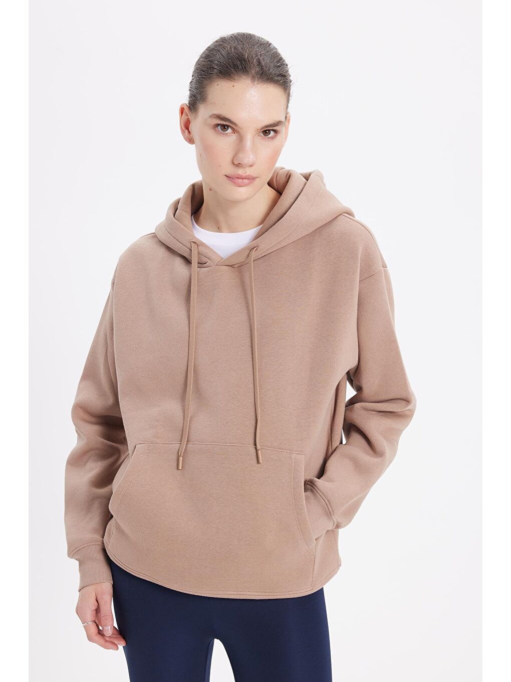 Bej Kadın Oversize Geniş Kesim Pamuklu Yumuşak Dokulu İçi Polarlı Basic Vizon Kapüşonlu Sweatshirt-4