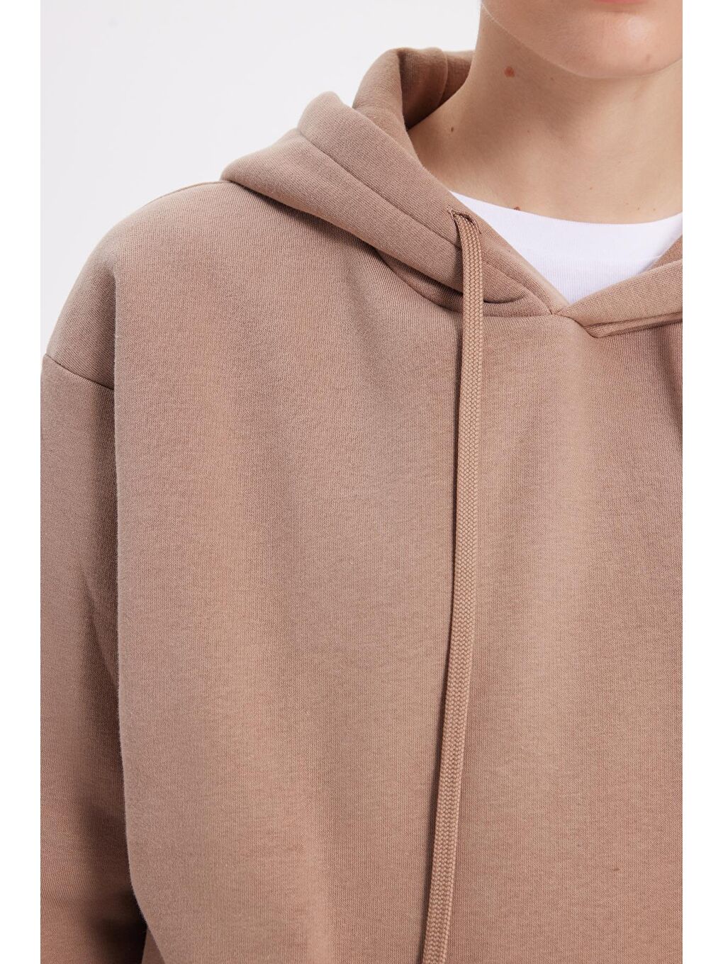 Bej Kadın Oversize Geniş Kesim Pamuklu Yumuşak Dokulu İçi Polarlı Basic Vizon Kapüşonlu Sweatshirt-5