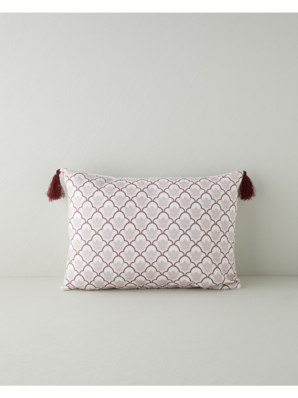 Liora Dolgulu Kırlent 35x50 cm Pembe-1