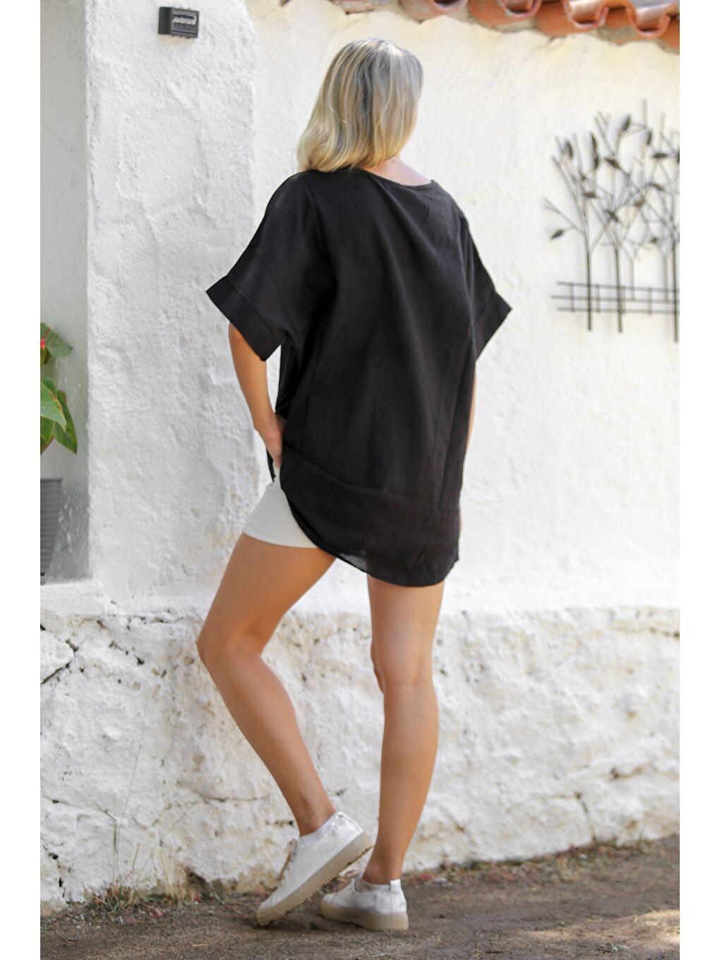 Chiccy Siyah Havuz Yaka Kısa Kol Nakışlı Dokuma Casual Pamuklu Bluz - 7
