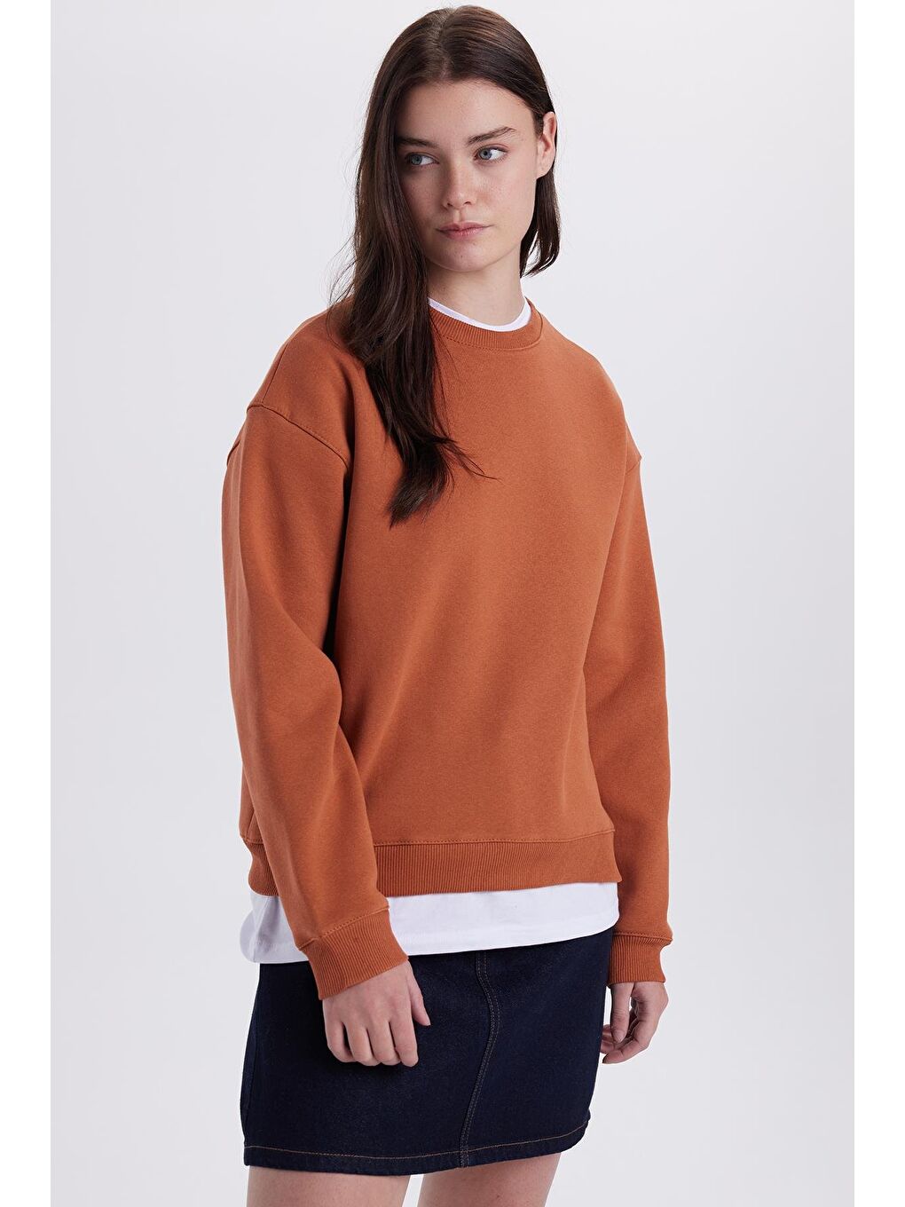 Kahverengi Kadın Oversize Geniş Kesim Pamuklu Bisiklet Yaka Kiremit Sweatshirt-4