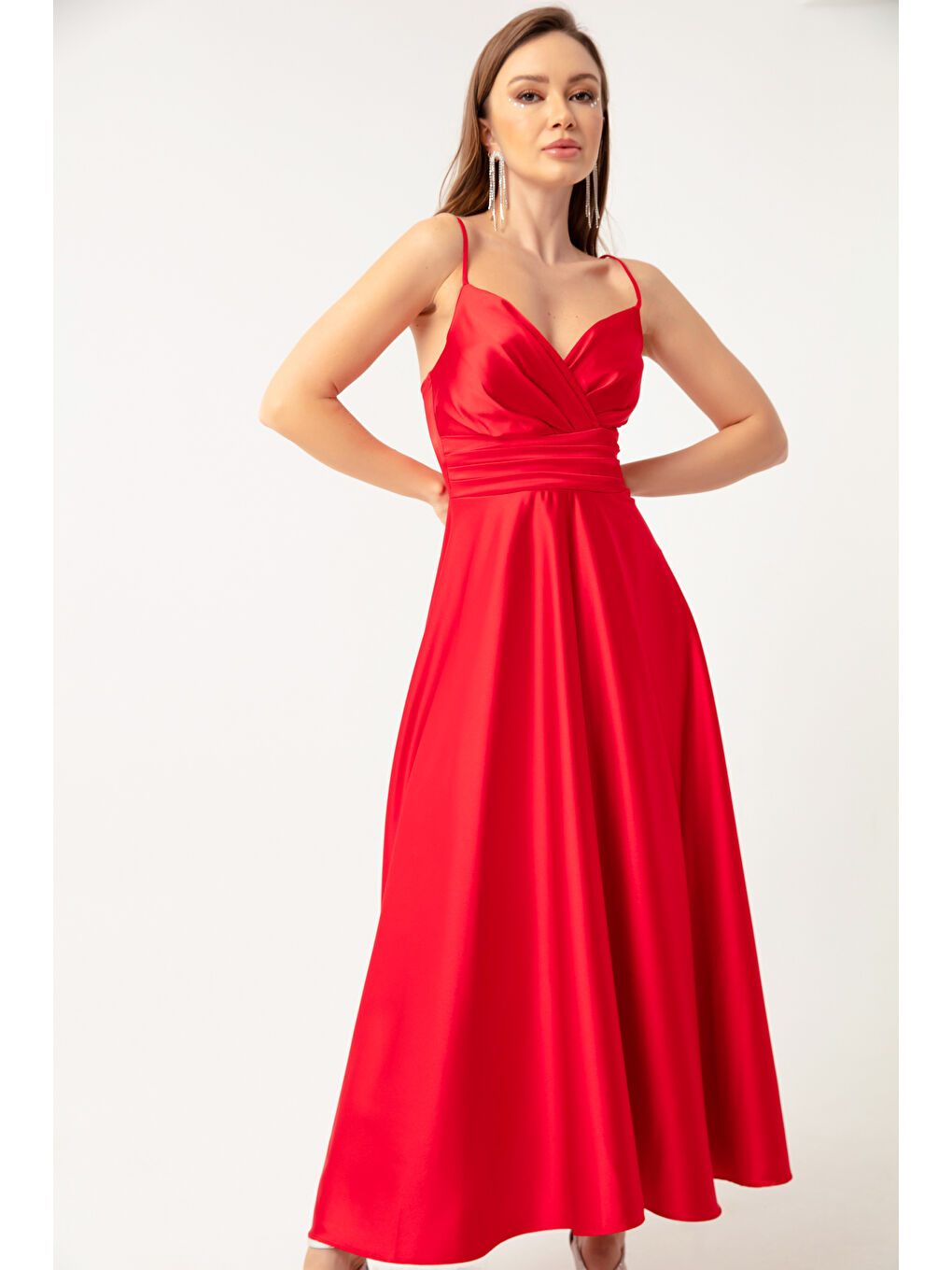 Kadın Kırmızı İp Askılı Bel Kemerli Saten Midi Abiye & Mezuniyet Elbisesi-1