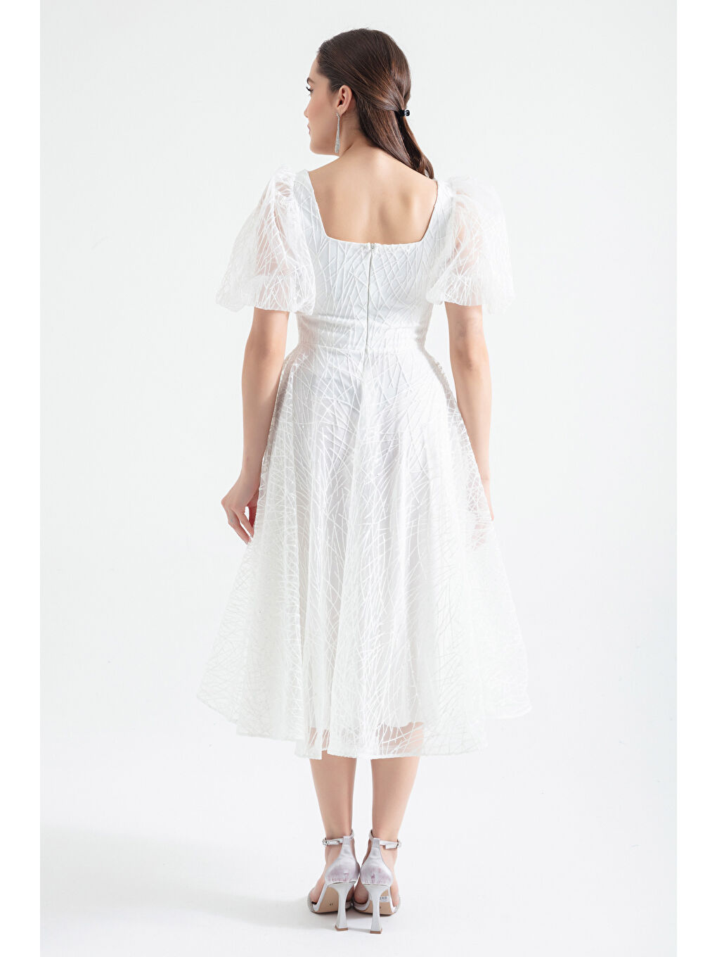 Kadın Beyaz Balon Kol Simli Midi Abiye-4