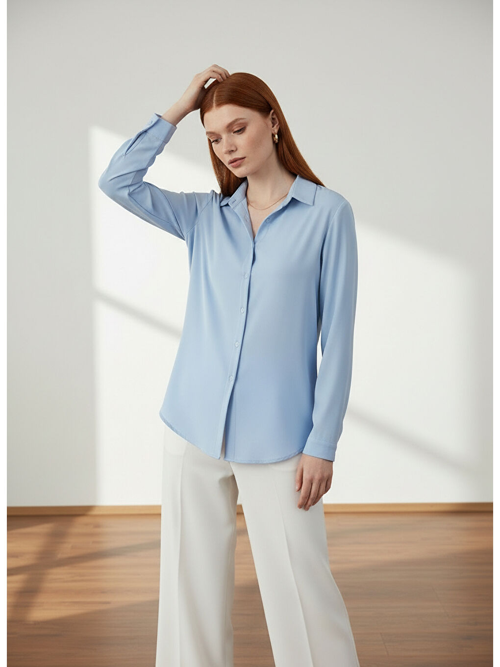 Mavi Arkası Uzun Tiril Tiril Viskon Kadın Gömleği-2