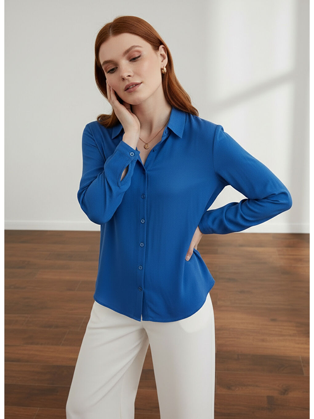 Mavi Arkası Uzun Tiril Tiril Viskon Kadın Gömleği-3