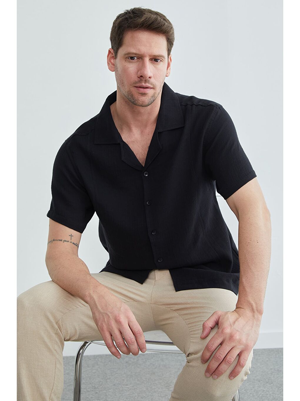 Siyah Basic Müslin Kumaş Kısa Kol Gömlek-1