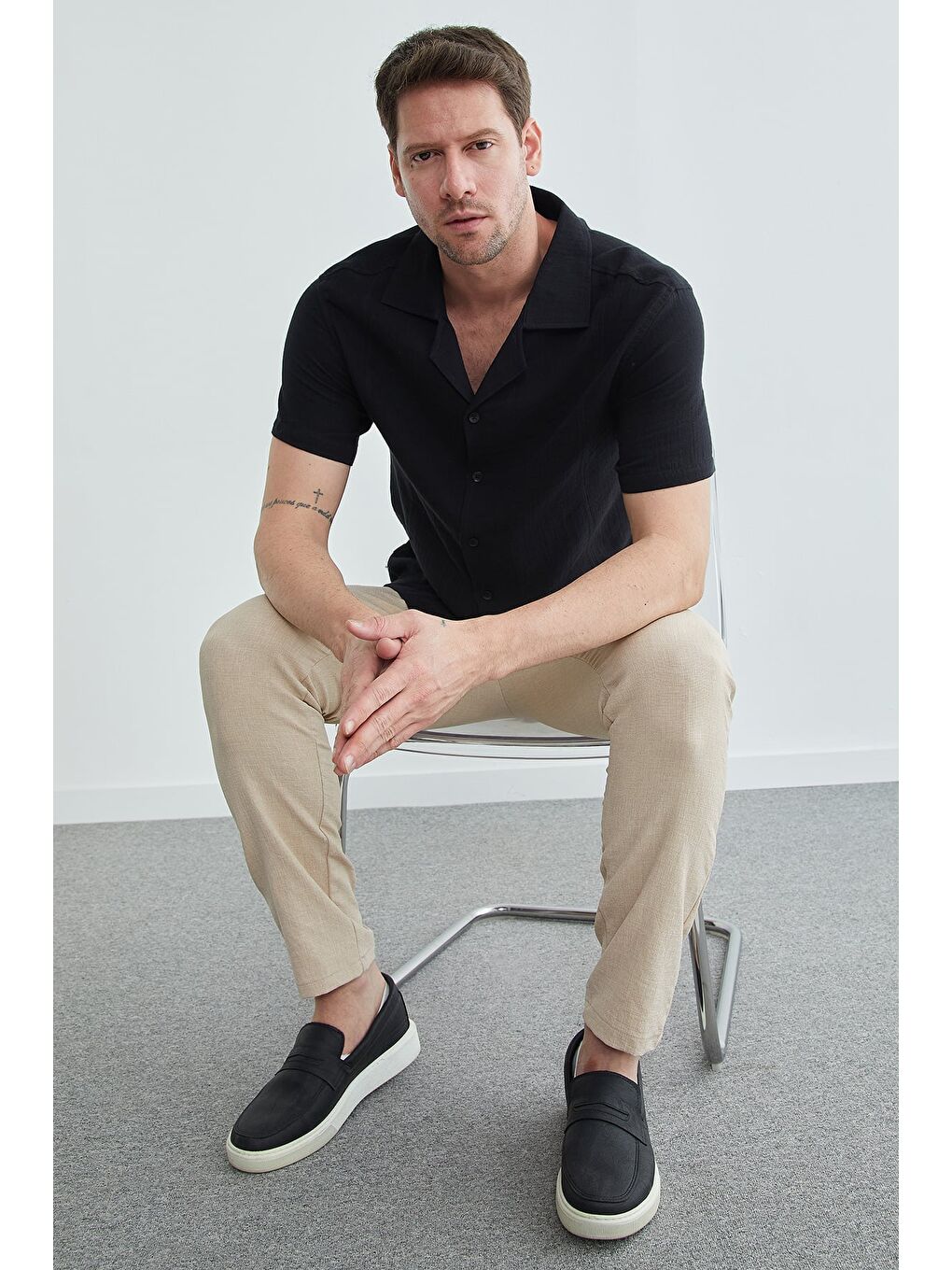 Siyah Basic Müslin Kumaş Kısa Kol Gömlek-2