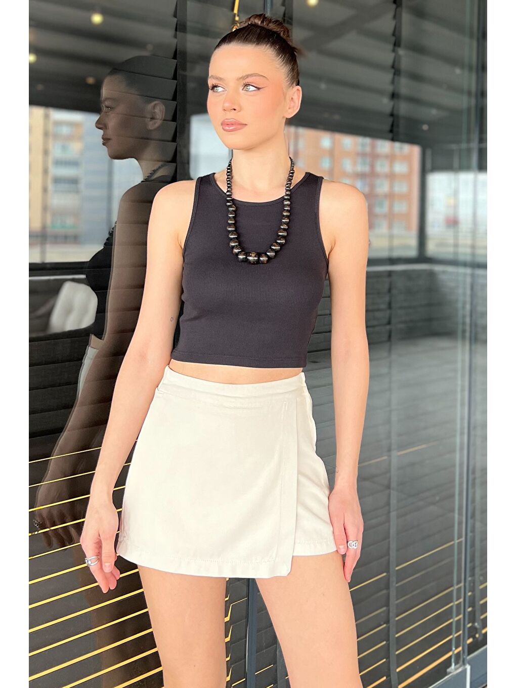 Bej Kadın Fermuarlı Bel Lastikli Gabardin Şort Etek