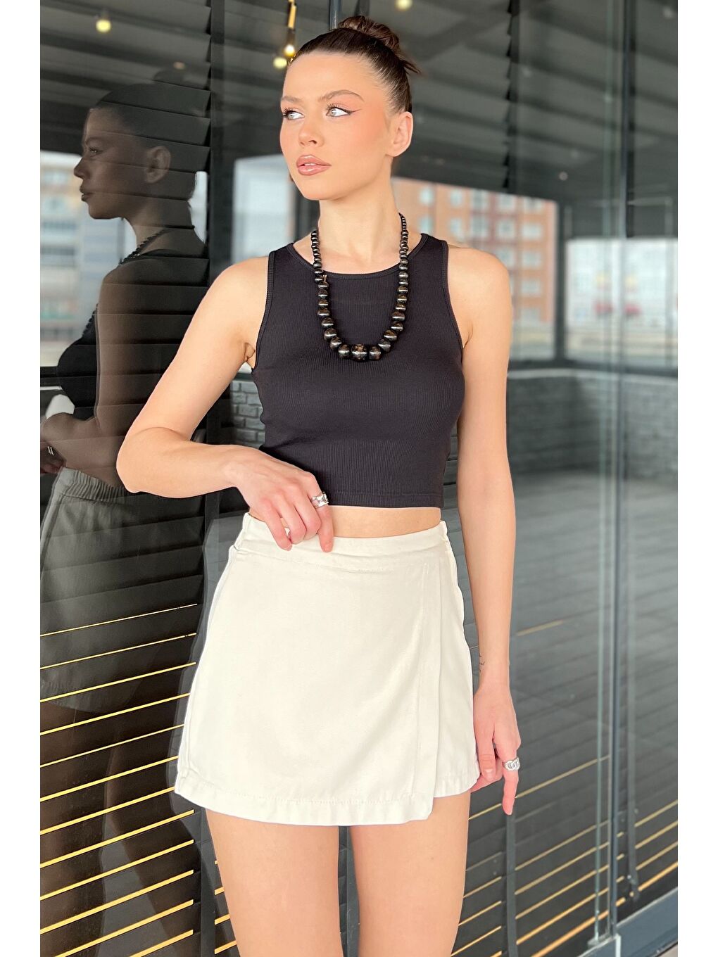 Bej Kadın Fermuarlı Bel Lastikli Gabardin Şort Etek-1