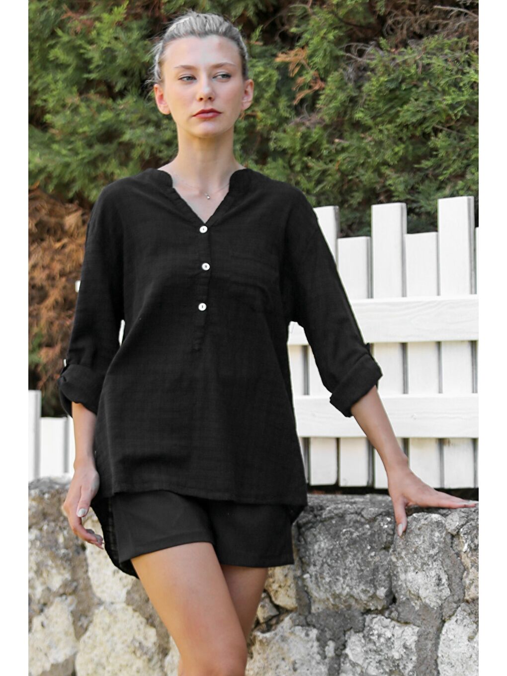 Siyah Hakim Yaka Düğmeli Uzun Kollu Cepli Pamuklu Dokuma Casual Bluz-2