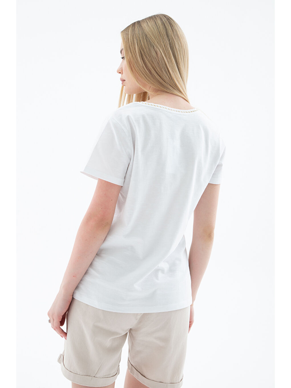 Beyaz % 100 Pamuk Normal Kalıp V Yaka T Shirt 26Y0478K1-4