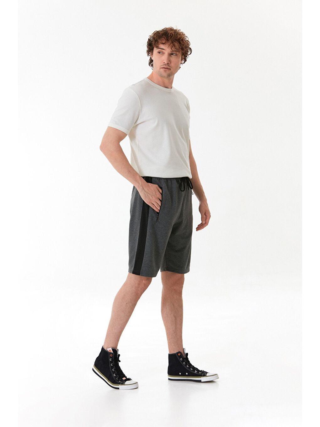 Antrasit Beli Lastikli Cebi Fermuarlı Şort-2