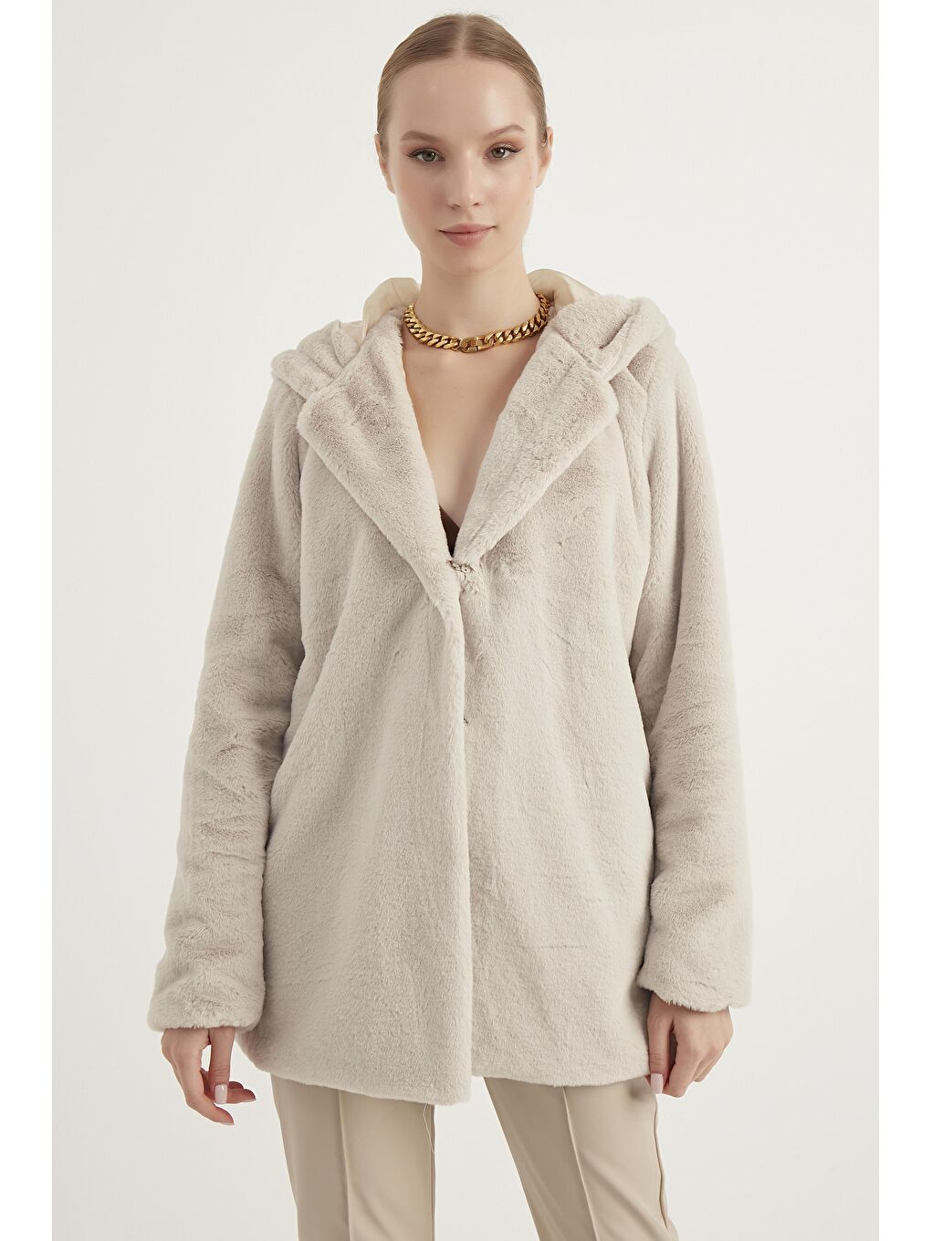 Bej Kadın Pelüş Kapüşonlu Yumuşak Kürk Mont-2