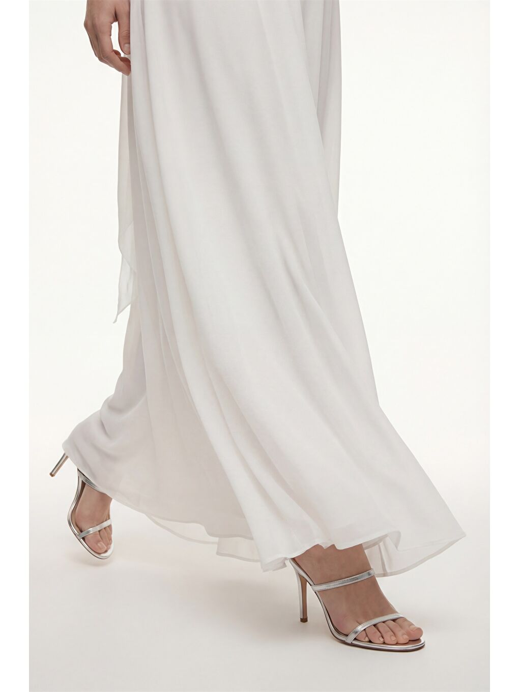 Kadın Beyaz Fırfır Detaylı Uzun Söz Nişan Nikah Abiye Elbise-3