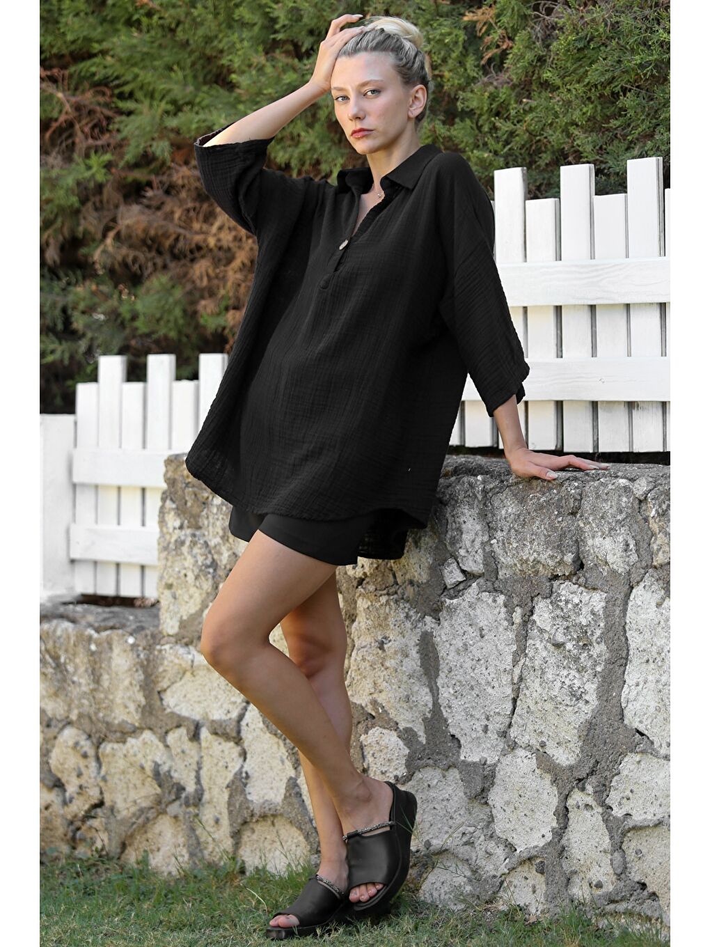 Siyah Gömlek Yaka Düğmeli 3/4 Kol Düğmeli Müslin Dokuma Casual Bluz-6