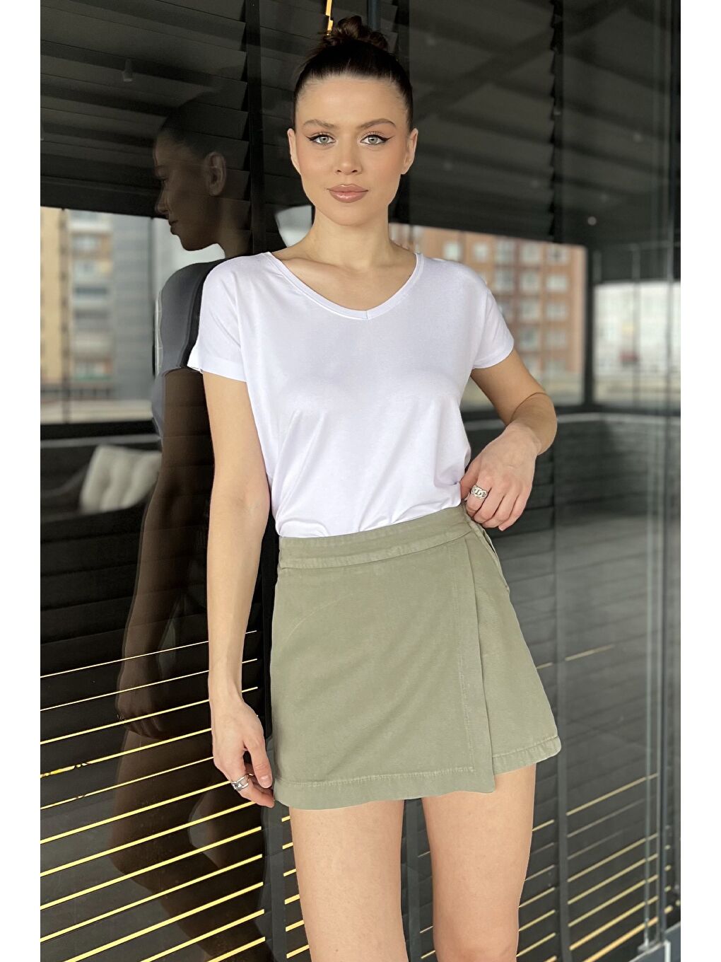 Haki Kadın Fermuarlı Bel Lastikli Gabardin Şort Etek