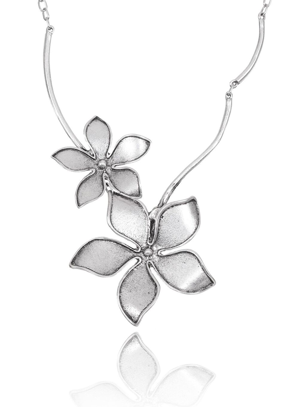 Gri Kadın Antik Gümüş Kaplama Manolya Stilizesi Kolye-1