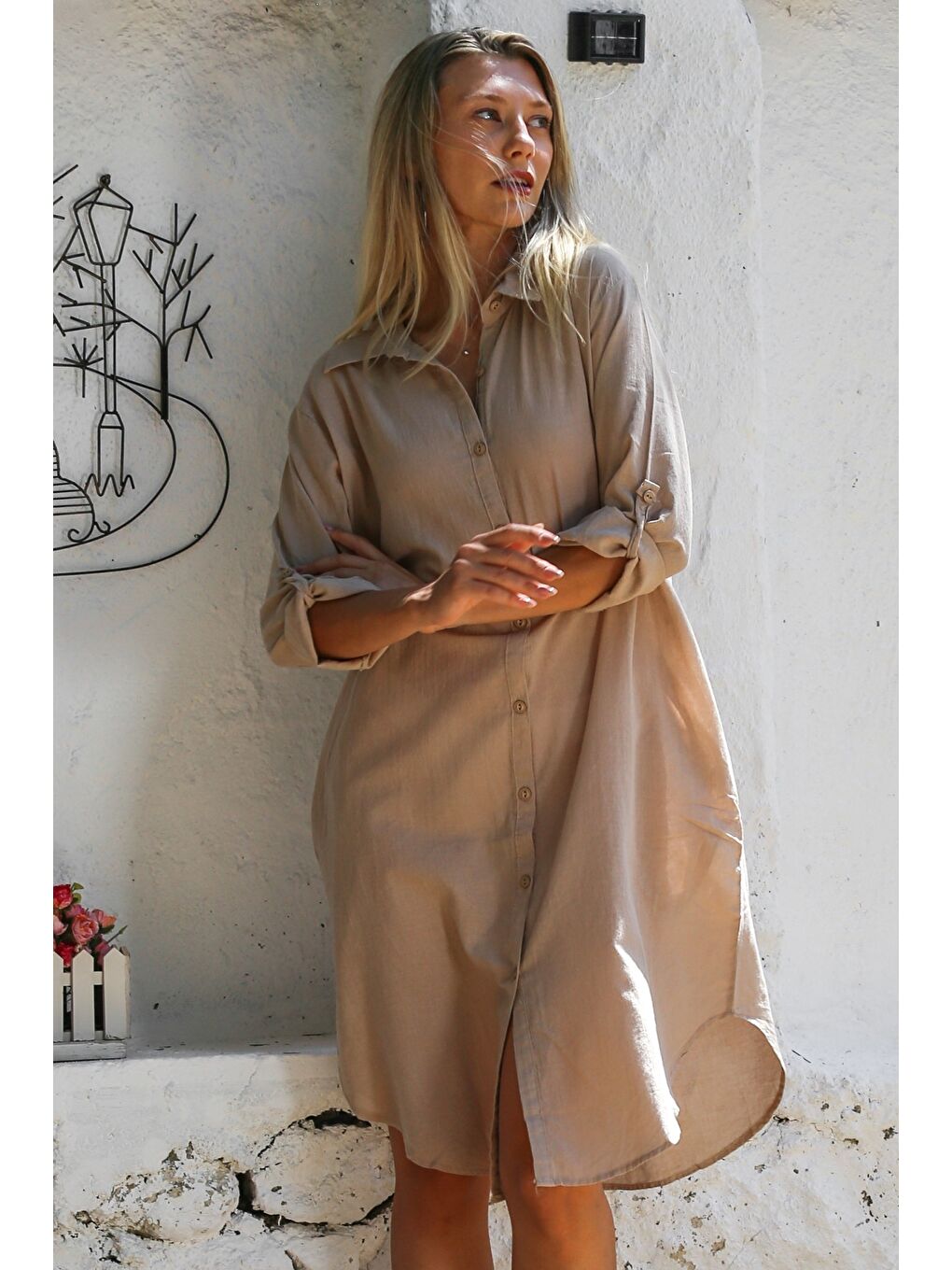 Koyu Bej Gömlek Yaka Düğmeli Uzun Kollu Cepli Tavuskuşu Nakışlı Pamuklu Dokuma Casual Elbise-3