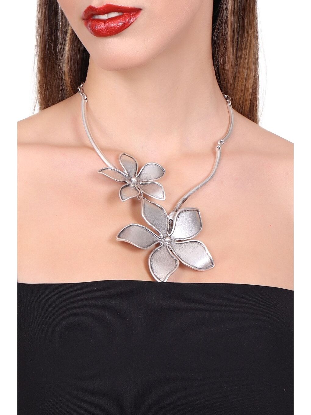 Gri Kadın Antik Gümüş Kaplama Manolya Stilizesi Kolye-2