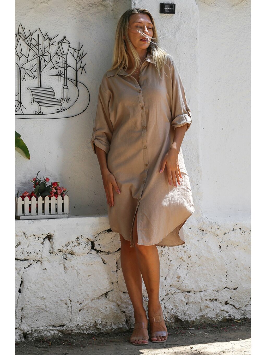 Koyu Bej Gömlek Yaka Düğmeli Uzun Kollu Cepli Tavuskuşu Nakışlı Pamuklu Dokuma Casual Elbise-4