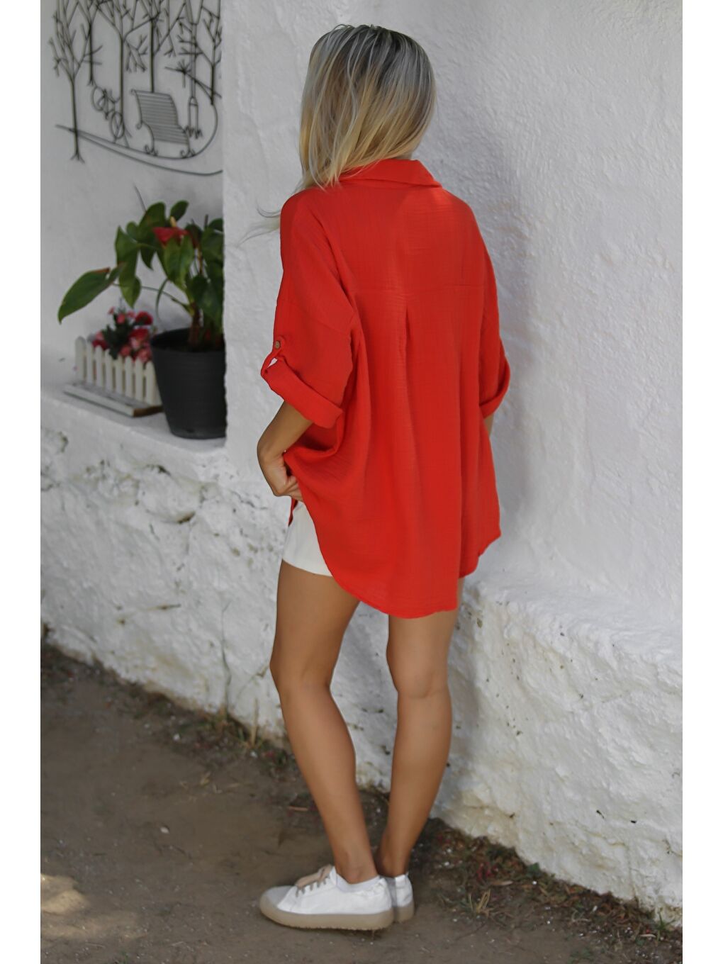 Kırmızı Gömlek Yaka Düğmeli 3/4 Kol Düğmeli Müslin Dokuma Casual Bluz-7