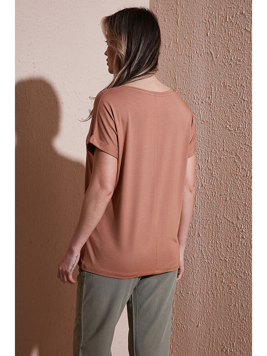 Kahverengi Dökümlü Bisiklet Yaka Basic T Shirt 26Y0194K1-4