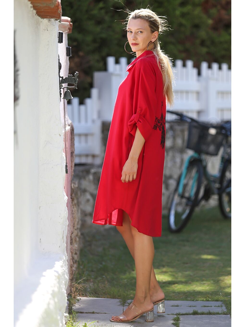 Kırmızı Gömlek Yaka Düğmeli Uzun Kollu Cepli Tavuskuşu Nakışlı Pamuklu Dokuma Casual Elbise-6