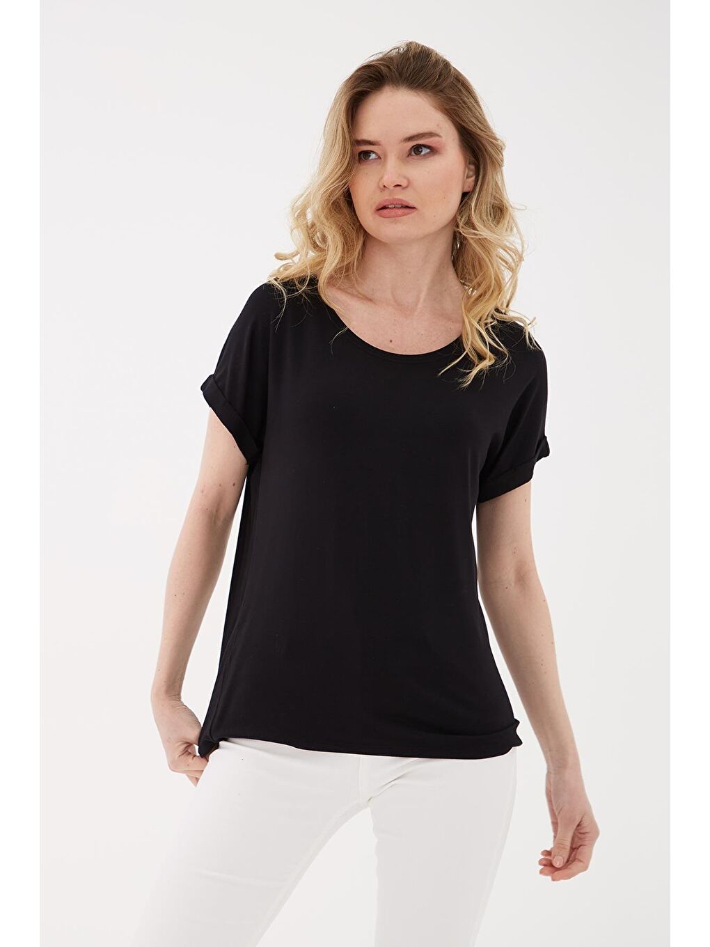 Siyah Dökümlü Bisiklet Yaka Basic T Shirt 26Y0194K1-1