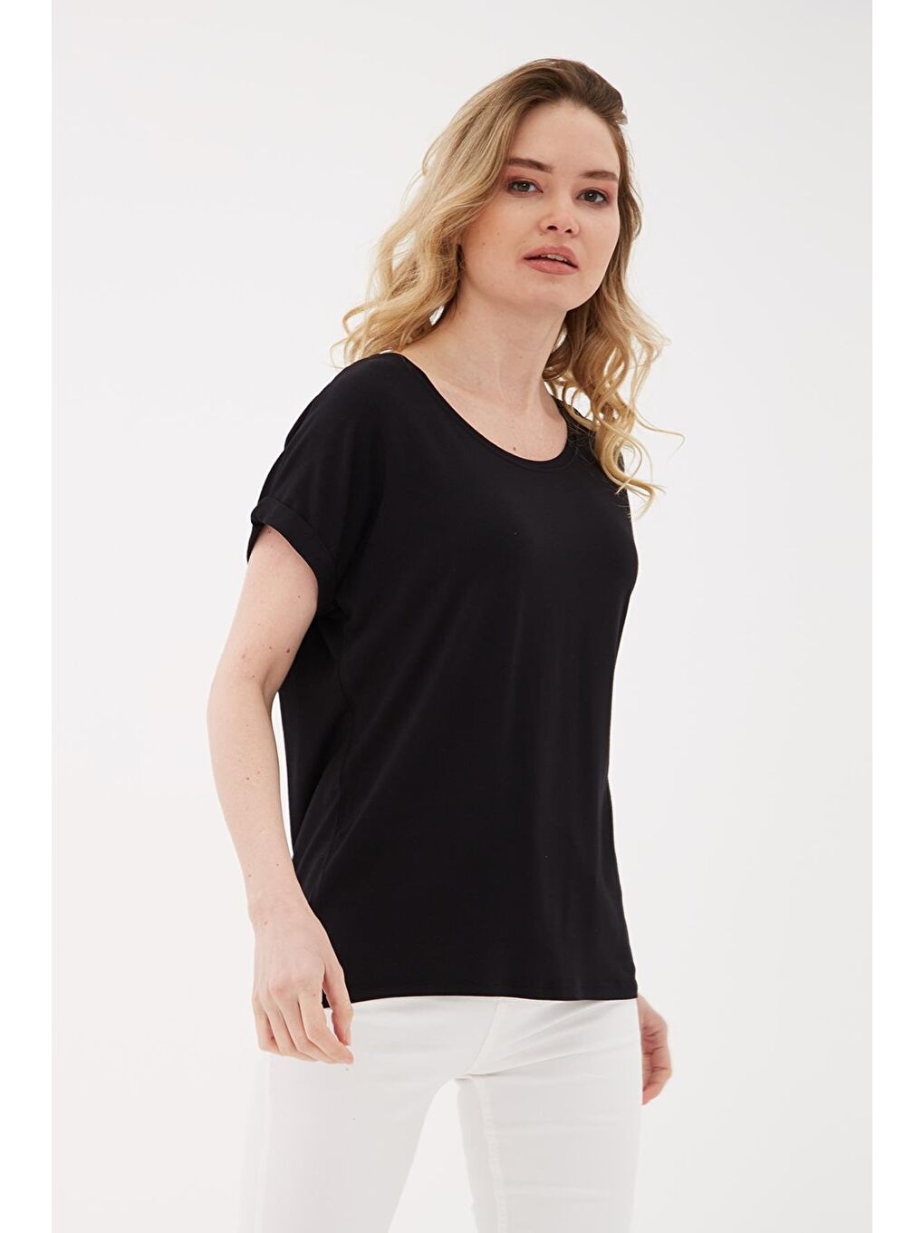 Siyah Dökümlü Bisiklet Yaka Basic T Shirt 26Y0194K1-2