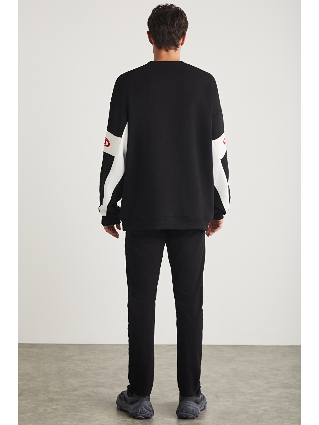 Breez Erkek Organik Pamuklu Oversize Parçalı Spor Baskı Detaylı Bisiklet Yaka Siyah Sweatshirt-3