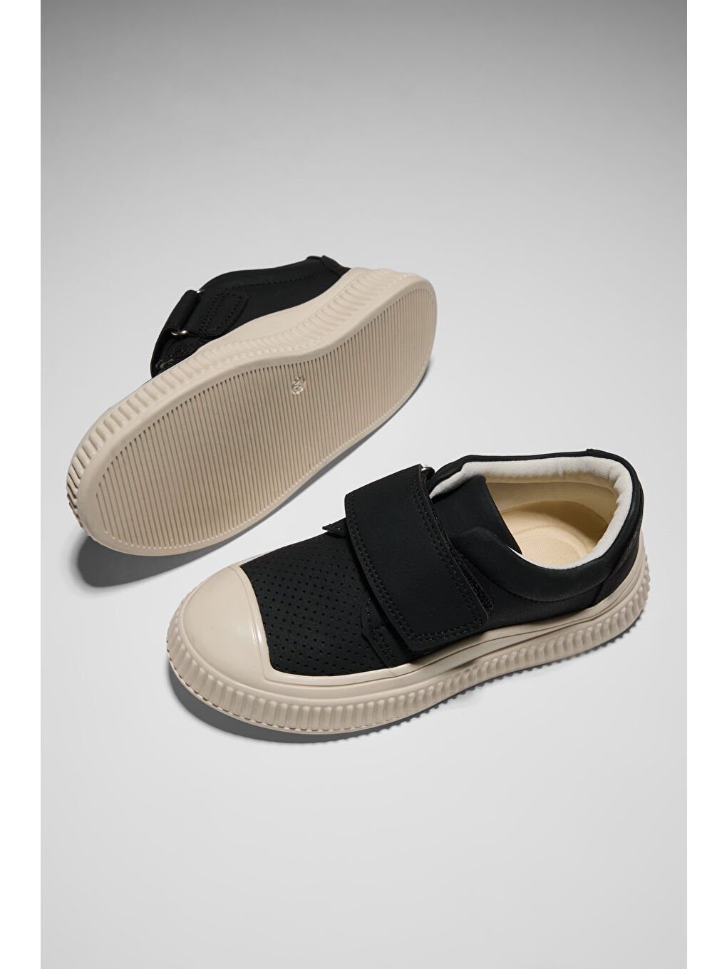 Çocuk Unisex Siyah Çoçuk Cırtlı Rahat Kalıp Sneaker-2