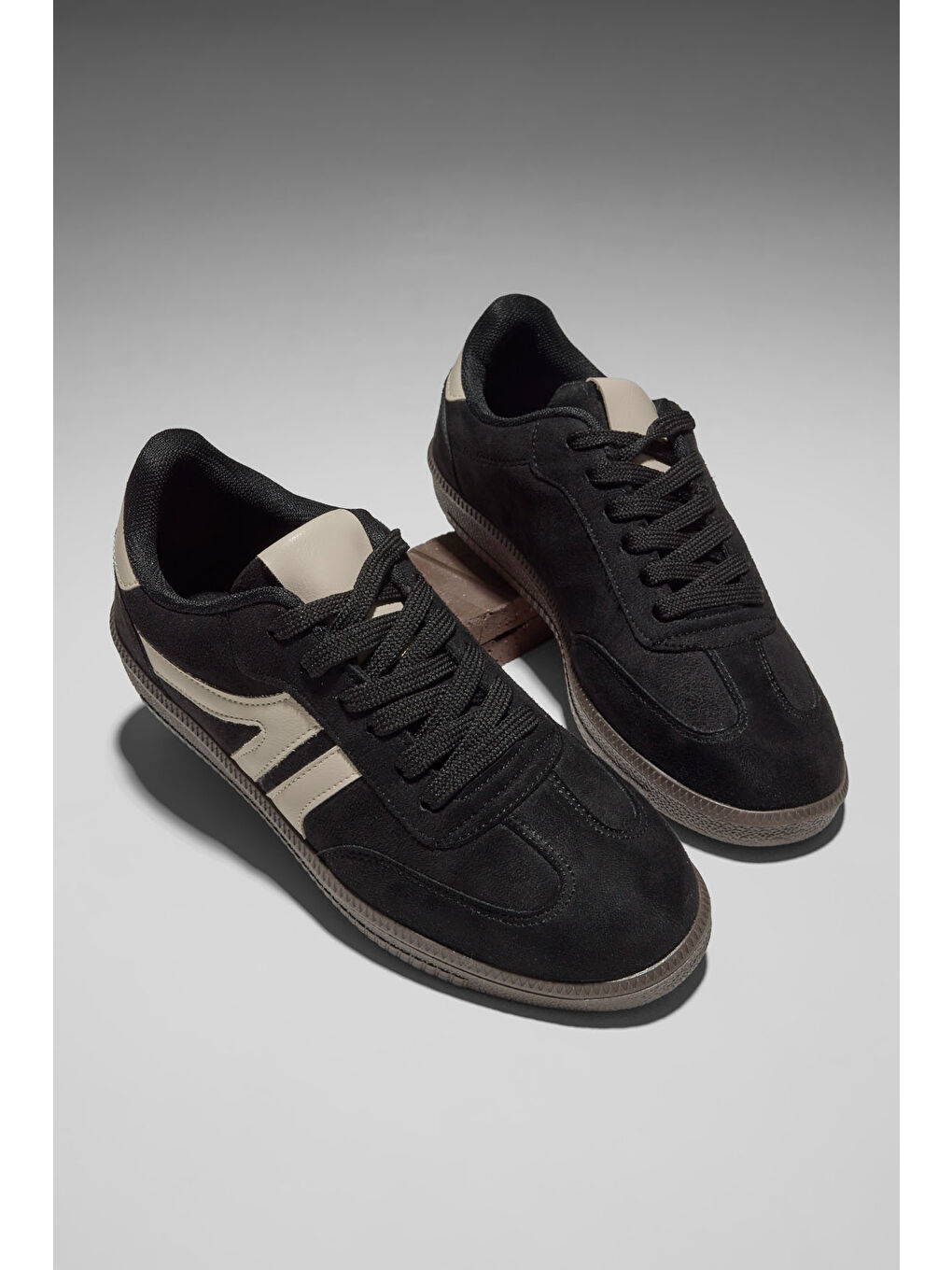 Kadın Siyah Bej Termo Taban Yanı Şeritli Bağcıklı Günlük Rahat Spor Ayakkabı-2