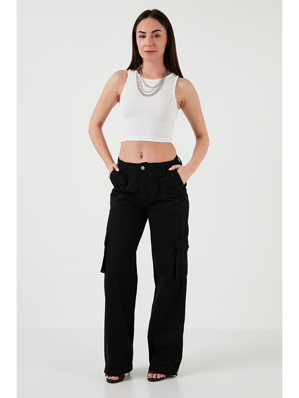 Siyah Pamuklu Yüksek Bel Geniş Paça Kargo Pantolon 668Yp50022S4-1