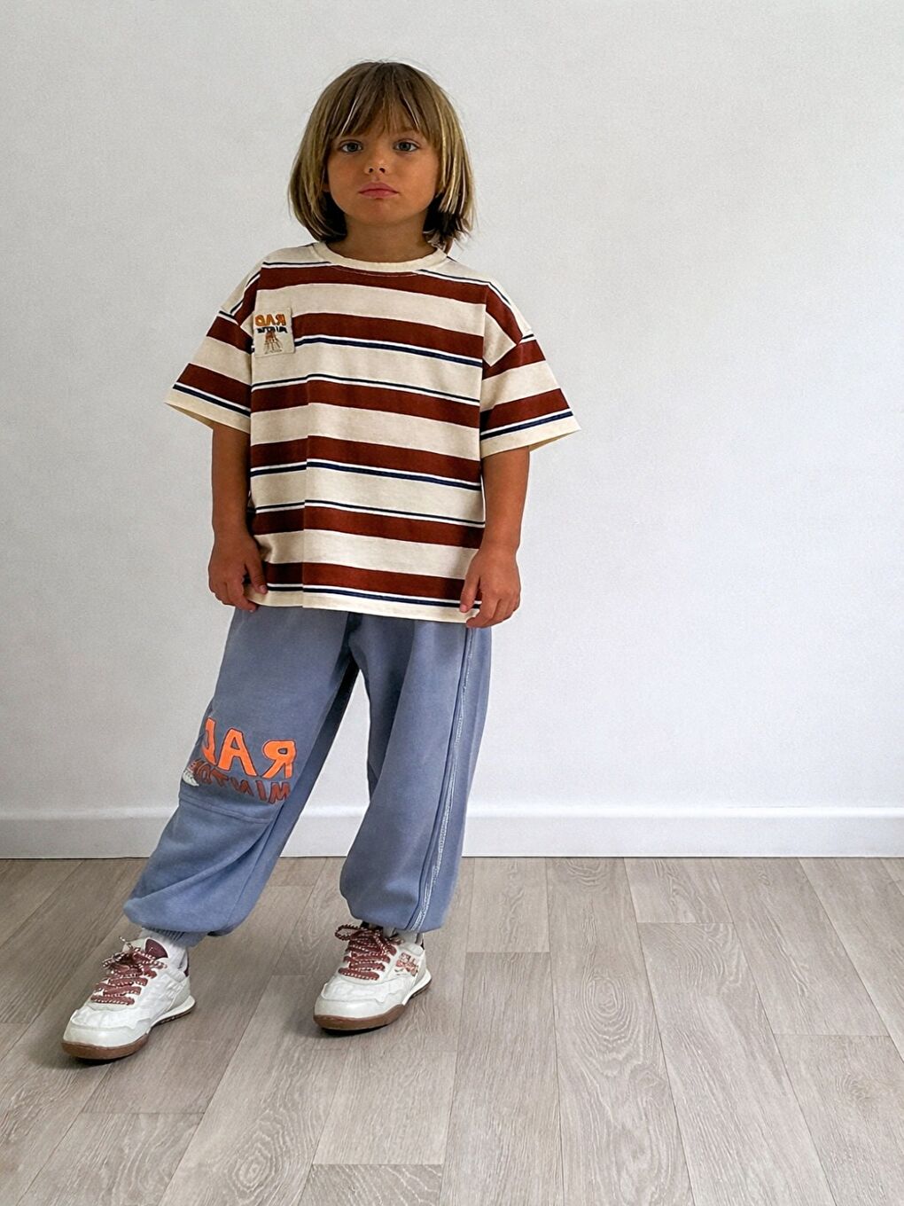 Pembe Erkek Çocuk Pamuklu Kumaş Çizgili Tshirt Ve Eşofman Altı Alt Üst Takım Bej Kahverengi