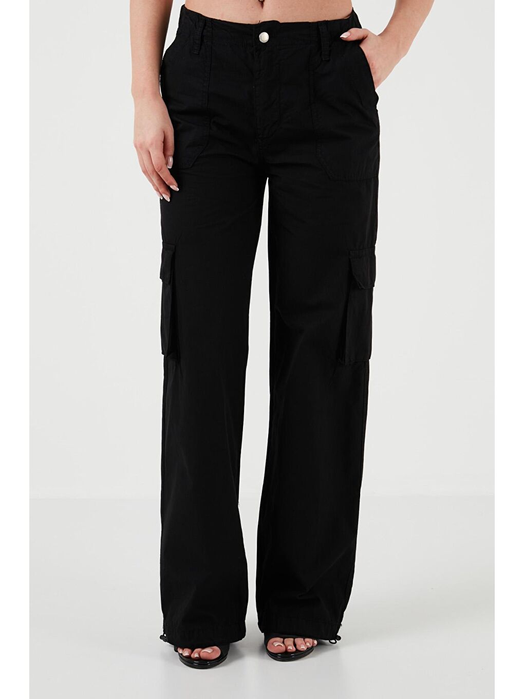 Siyah Pamuklu Yüksek Bel Geniş Paça Kargo Pantolon 668Yp50022S4-3