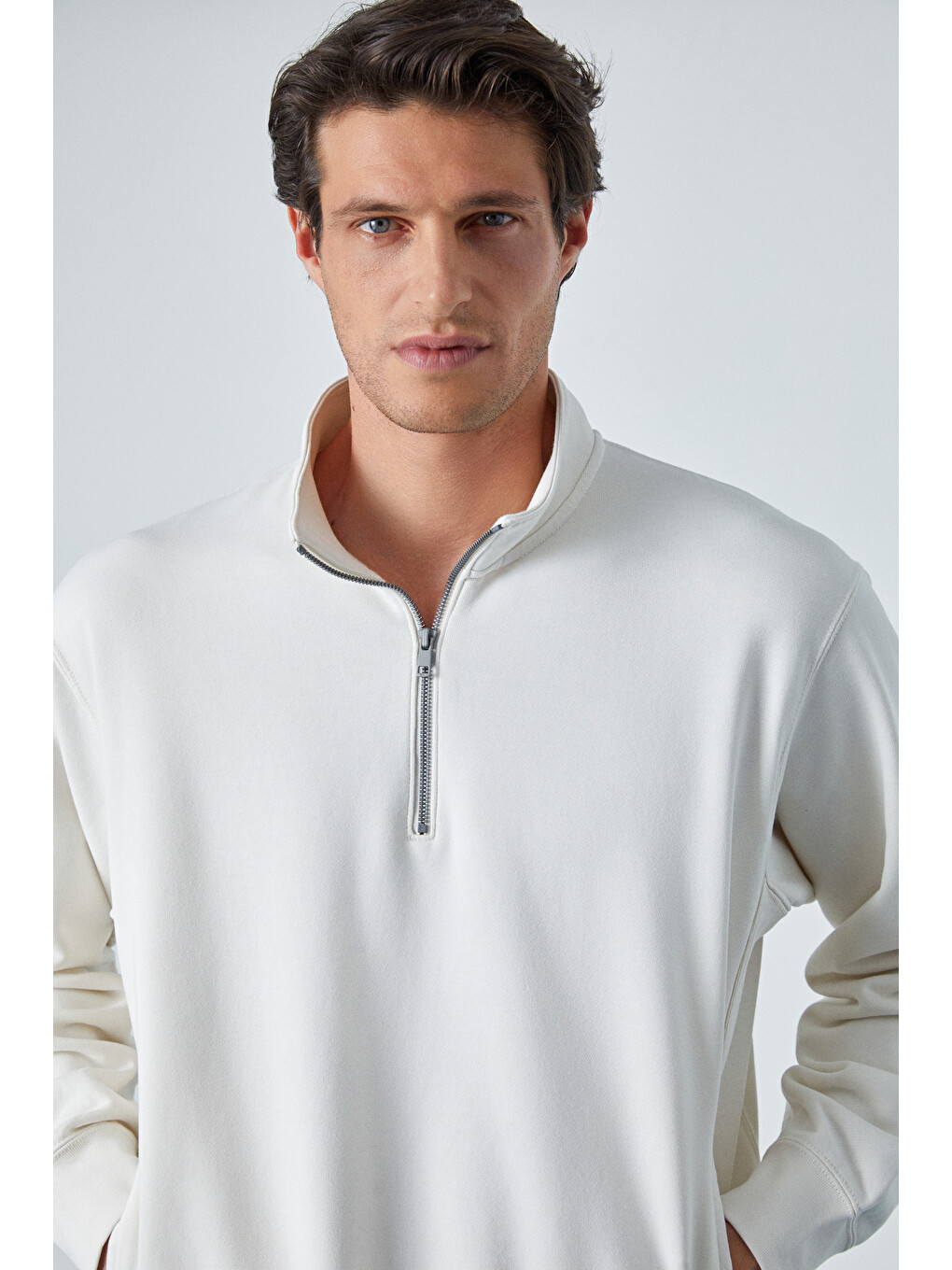 Nestor Erkek Relaxed Fit Dik Yakalı Yarım Fermuarlı Uzun Kollu Ekru Sweatshirt-2