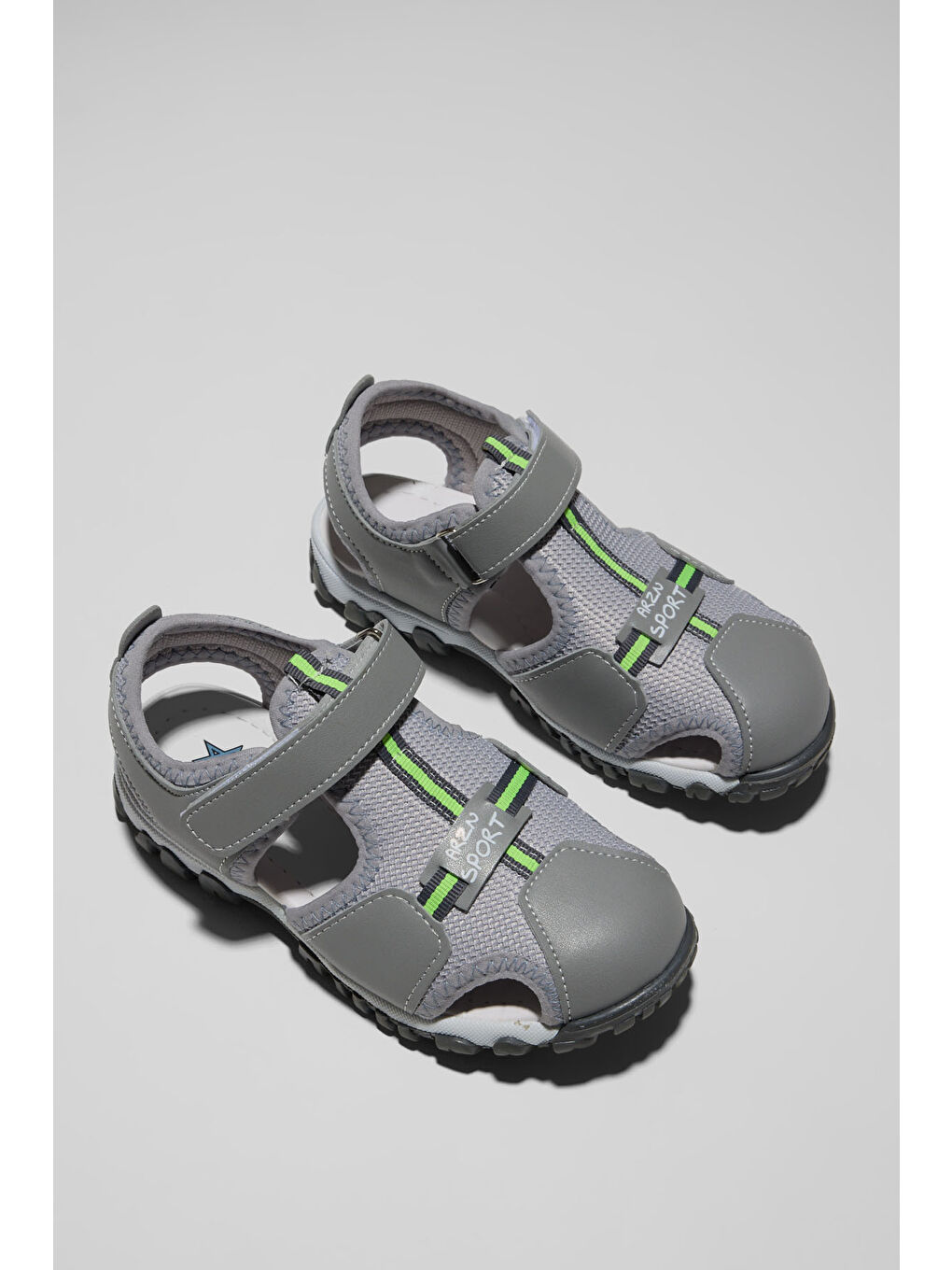 Çocuk Unisex Açık Gri Çoçuk Cırtlı Rahat Kalıp Sandalet-3