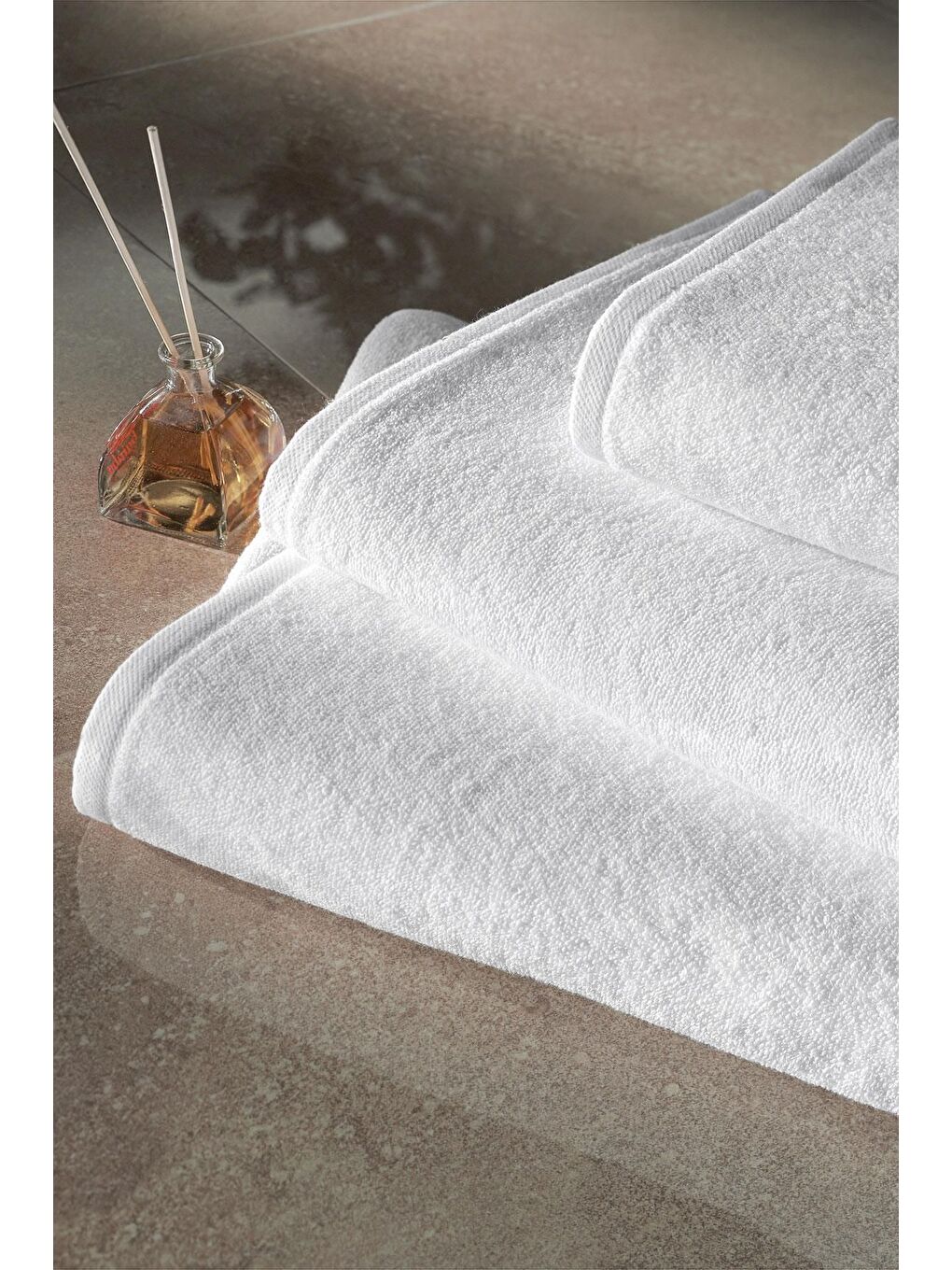 Beyaz Themis Serisi Otel Banyo Havlusu 90x150 675 Gr