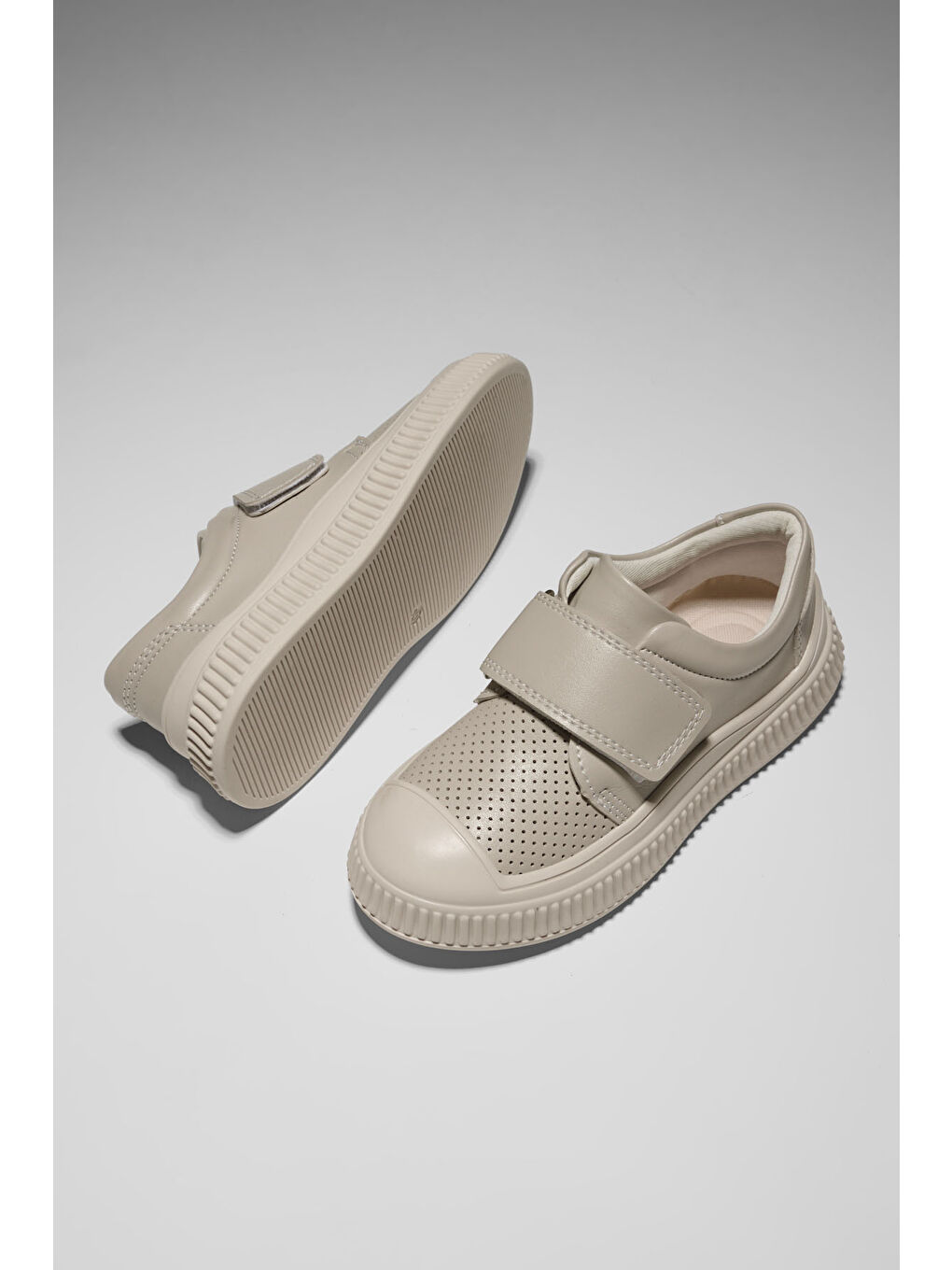 Çocuk Unisex Bej Çoçuk Cırtlı Rahat Kalıp Sneaker-3